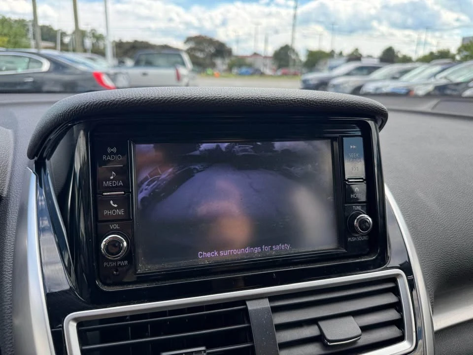 2019 Mitsubishi Eclipse Cross - Image 16 of 20