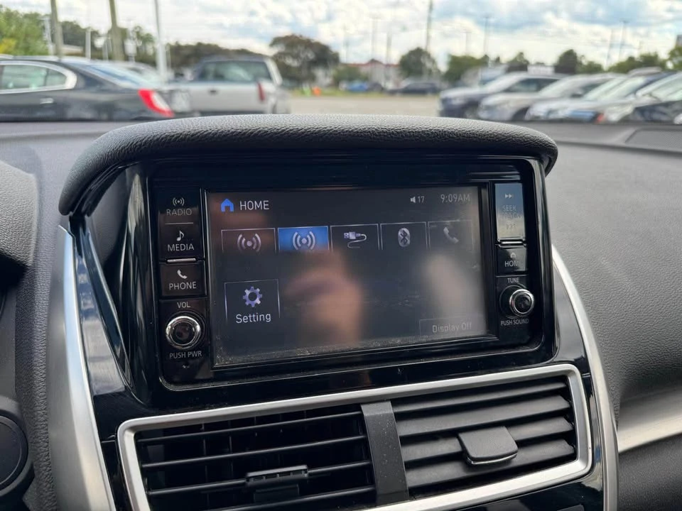 2019 Mitsubishi Eclipse Cross - Image 17 of 20