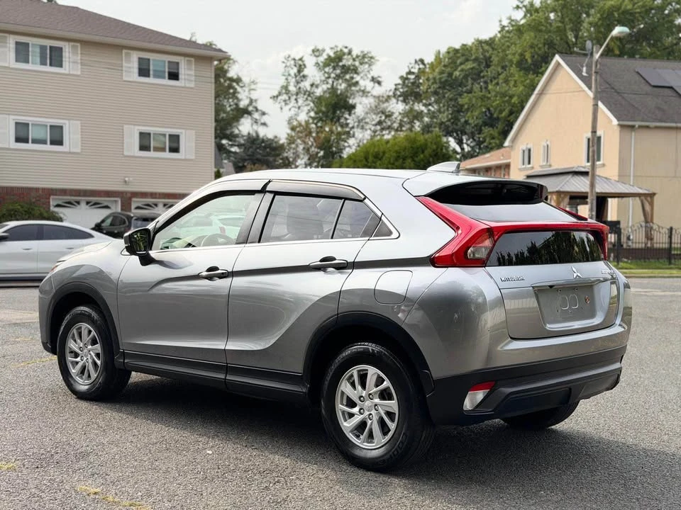 2019 Mitsubishi Eclipse Cross - Image 4 of 18