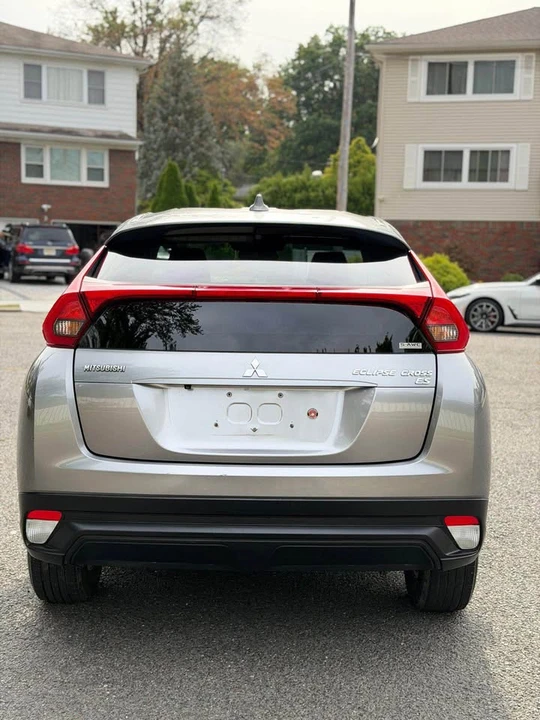 2019 Mitsubishi Eclipse Cross - Image 5 of 18