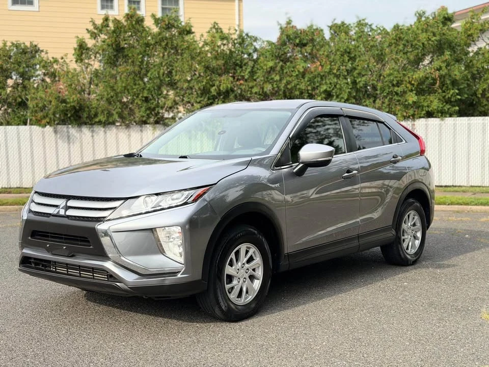 2019 Mitsubishi Eclipse Cross - Image 2 of 18