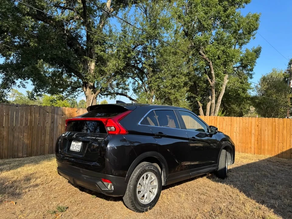 2019 Mitsubishi Eclipse Cross - Image 4 of 16