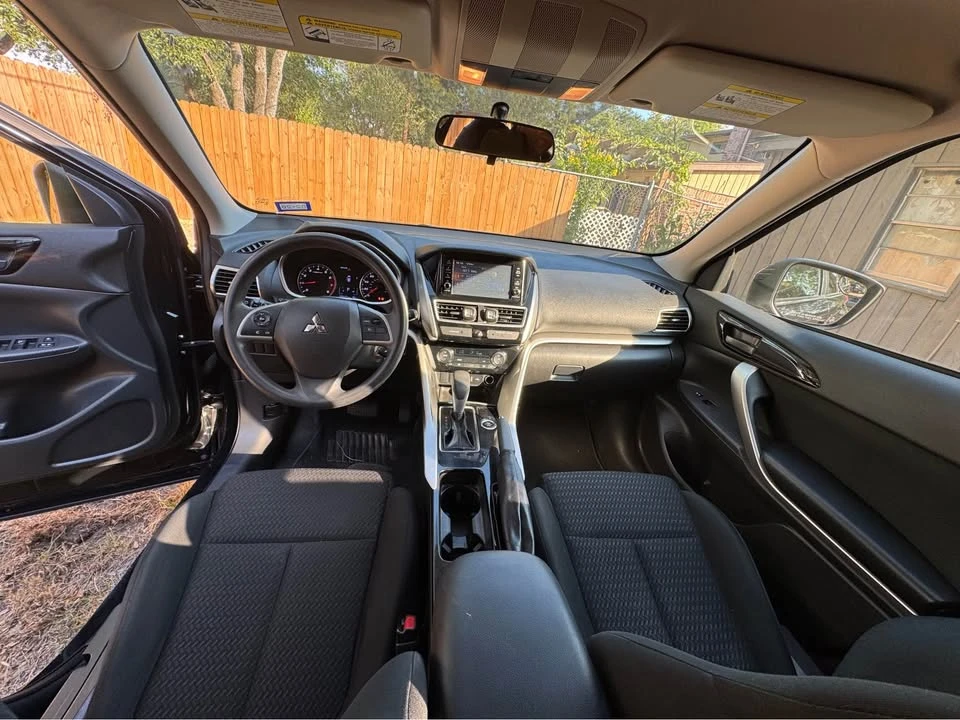 2019 Mitsubishi Eclipse Cross - Image 8 of 16