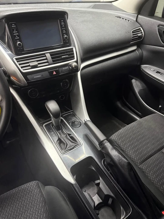 2019 Mitsubishi Eclipse Cross - Image 15 of 20