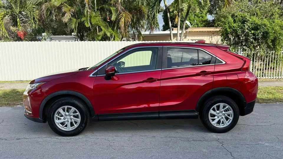 2019 Mitsubishi Eclipse Cross - Image 3 of 14
