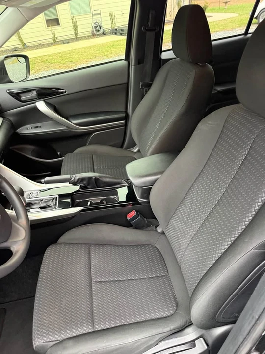 2019 Mitsubishi Eclipse Cross - Image 4 of 11