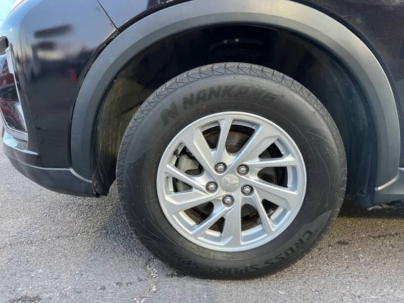 2019 Mitsubishi Eclipse Cross - Image 13 of 20