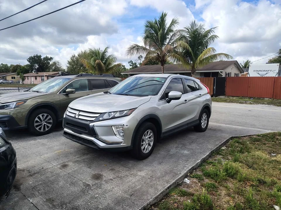 2019 Mitsubishi Eclipse Cross - Image 2 of 5