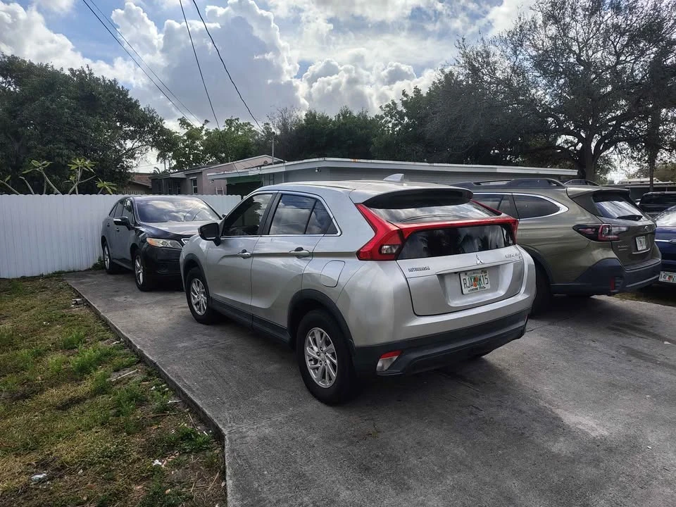 2019 Mitsubishi Eclipse Cross - Image 3 of 5