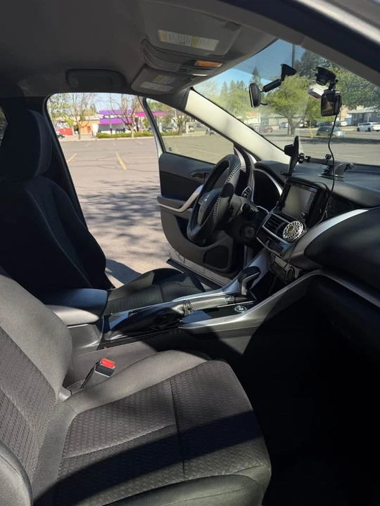 2019 Mitsubishi Eclipse Cross - Image 5 of 6