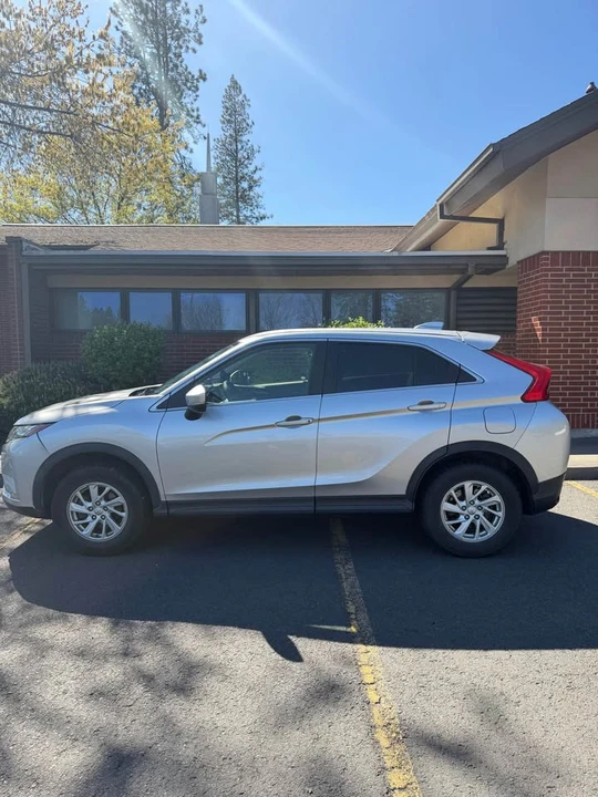 2019 Mitsubishi Eclipse Cross - Image 2 of 6