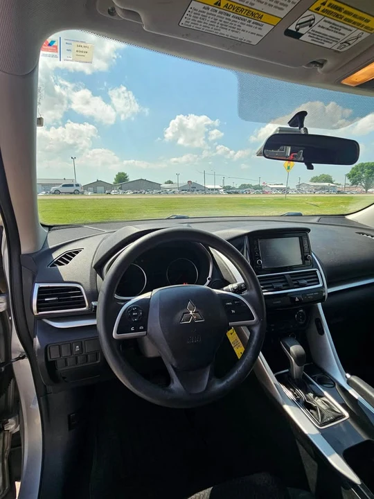 2019 Mitsubishi Eclipse Cross - Image 9 of 19