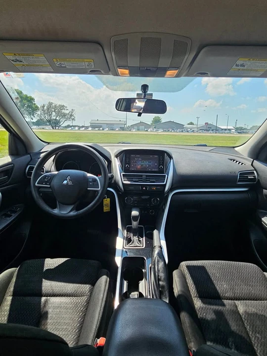 2019 Mitsubishi Eclipse Cross - Image 16 of 19