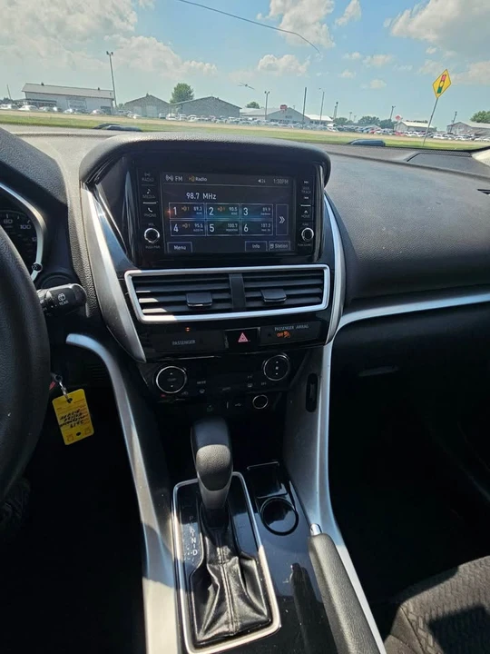 2019 Mitsubishi Eclipse Cross - Image 13 of 19