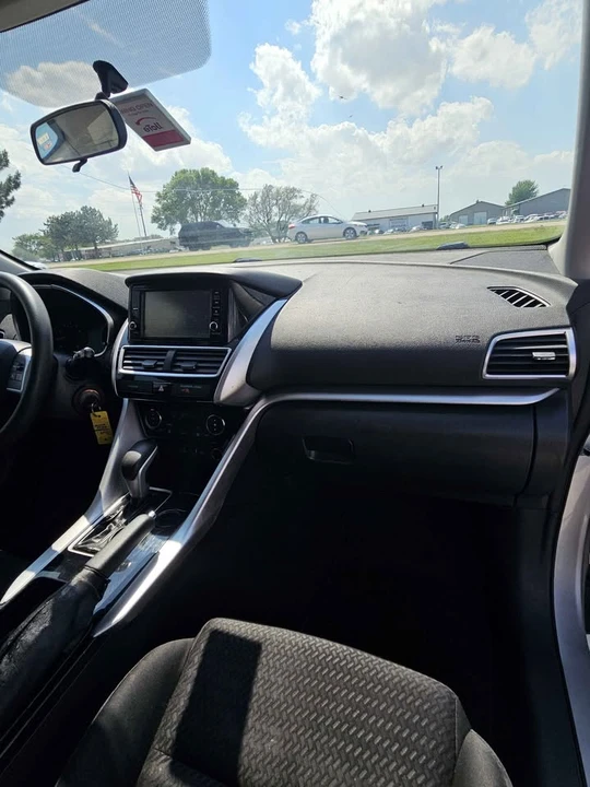 2019 Mitsubishi Eclipse Cross - Image 11 of 20