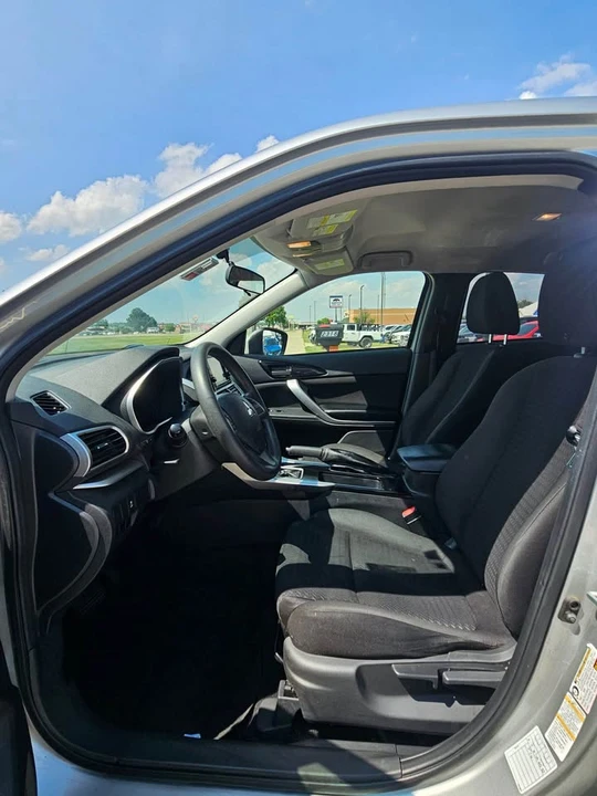 2019 Mitsubishi Eclipse Cross - Image 7 of 19