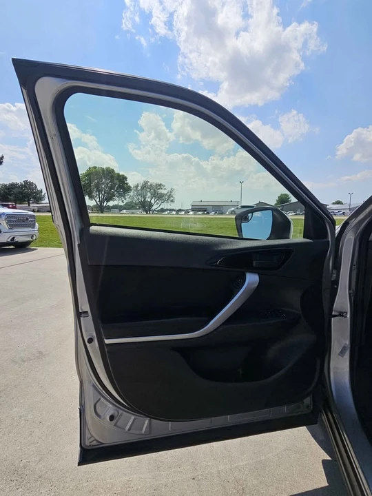 2019 Mitsubishi Eclipse Cross - Image 9 of 20