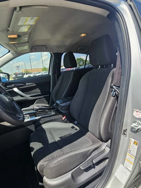 2019 Mitsubishi Eclipse Cross - Image 8 of 20