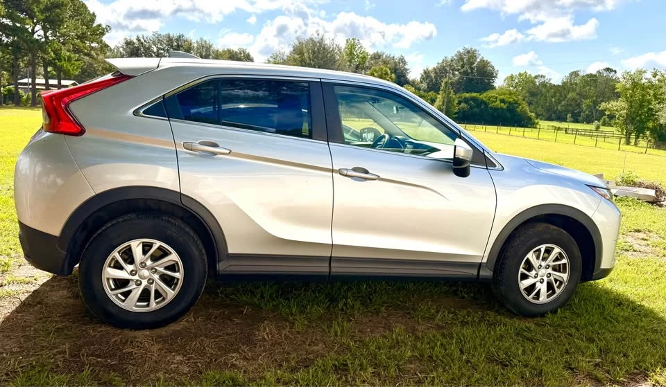 2019 Mitsubishi Eclipse Cross - Image 5 of 11