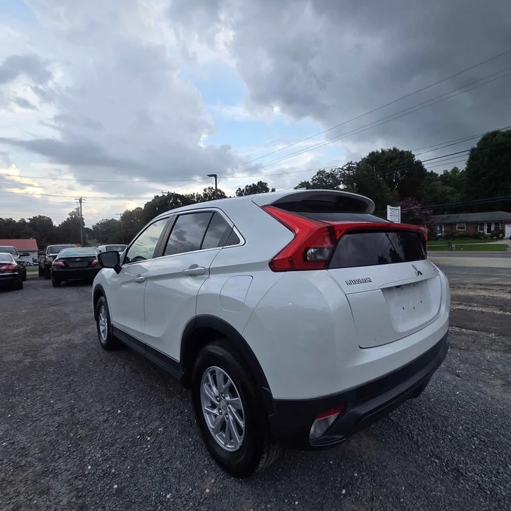 2019 Mitsubishi Eclipse Cross - Image 4 of 15