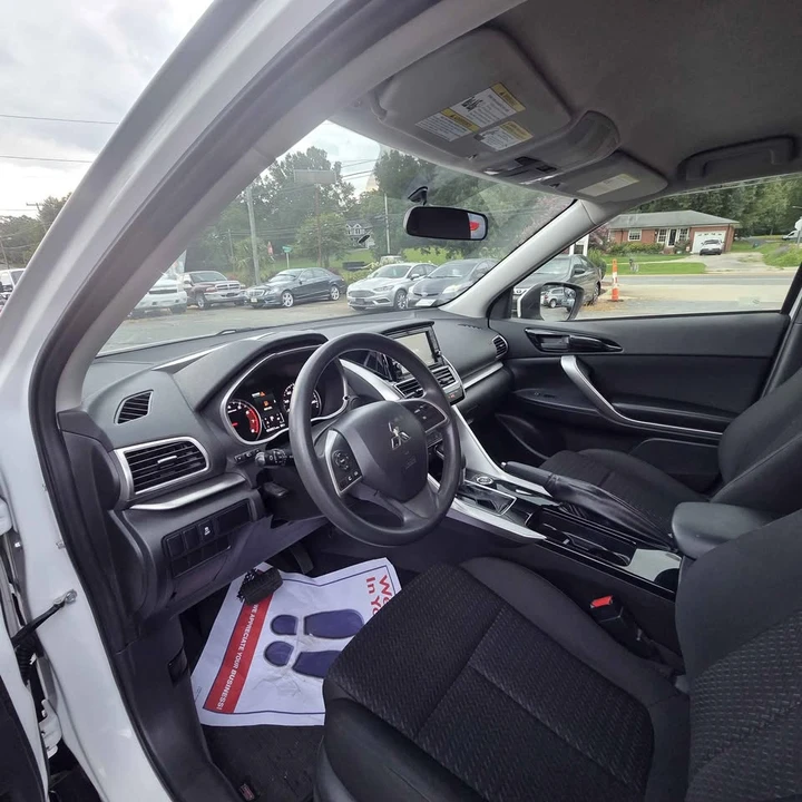2019 Mitsubishi Eclipse Cross - Image 12 of 15