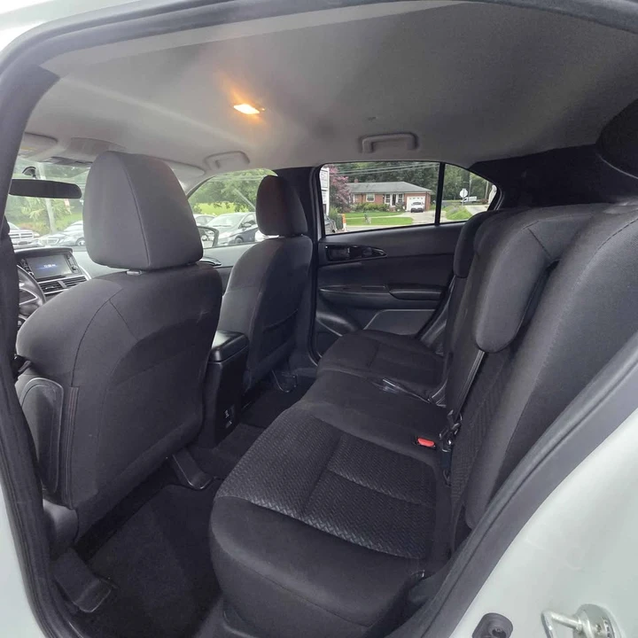 2019 Mitsubishi Eclipse Cross - Image 11 of 15