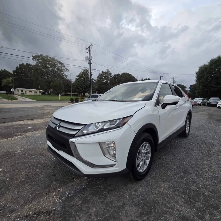 2019 Mitsubishi Eclipse Cross - Image 2 of 15