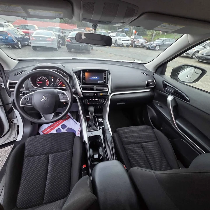 2019 Mitsubishi Eclipse Cross - Image 8 of 15