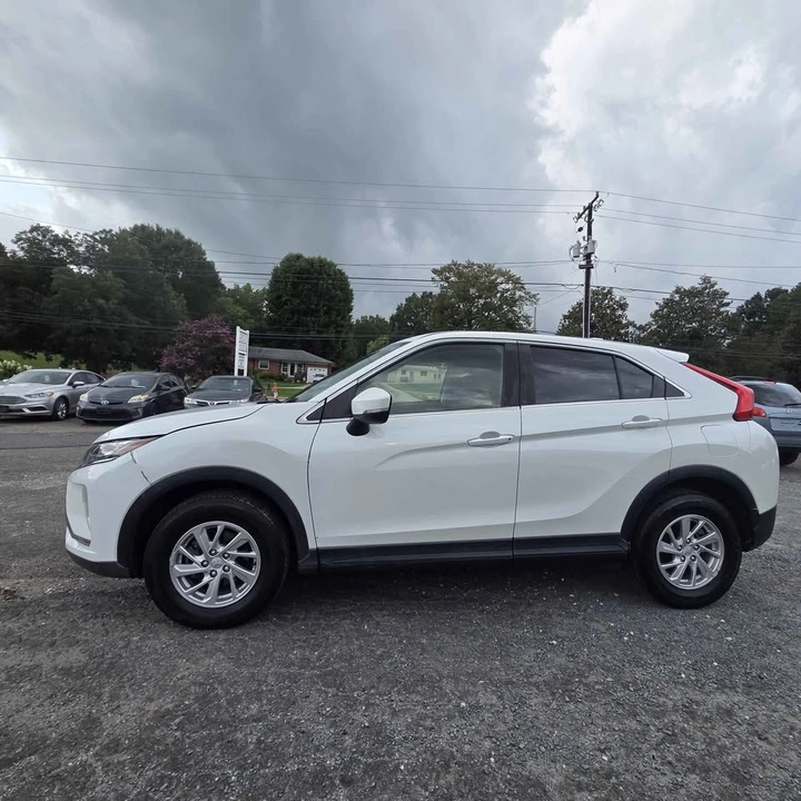 2019 Mitsubishi Eclipse Cross - Image 3 of 15