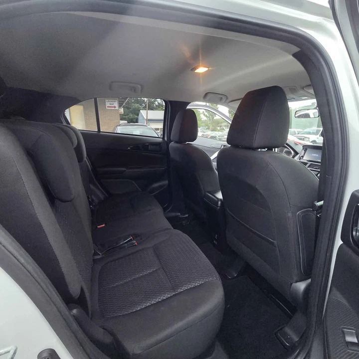 2019 Mitsubishi Eclipse Cross - Image 10 of 15