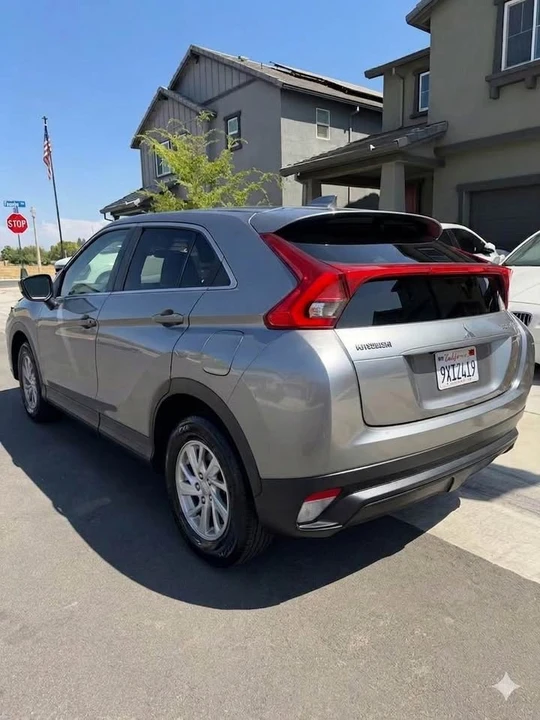 2019 Mitsubishi Eclipse Cross - Image 3 of 6