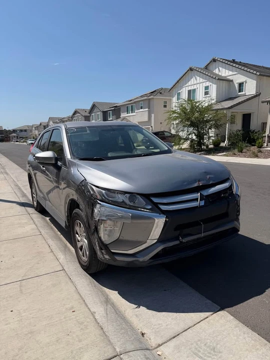 2019 Mitsubishi Eclipse Cross - Image 2 of 7