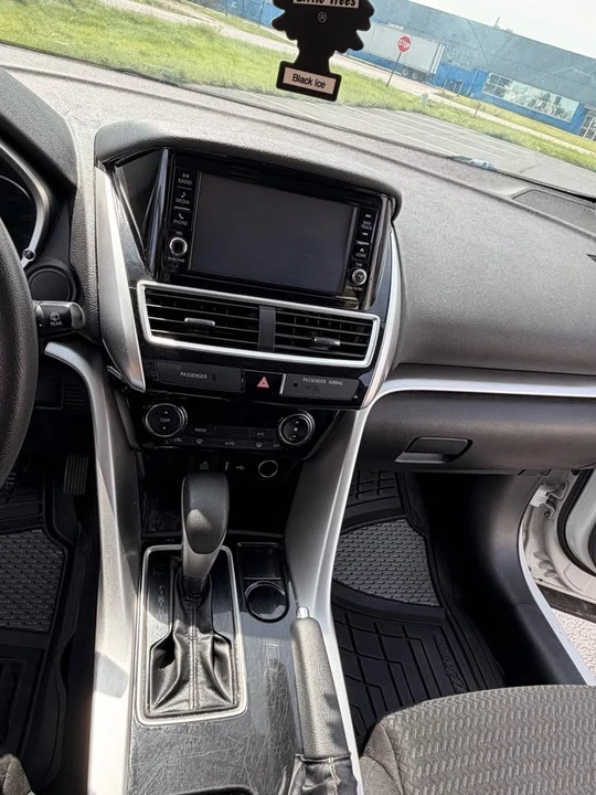 2019 Mitsubishi Eclipse Cross - Image 12 of 20