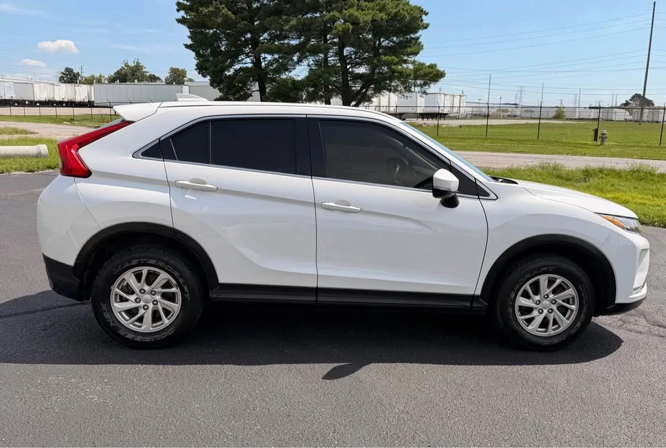 2019 Mitsubishi Eclipse Cross - Image 8 of 20