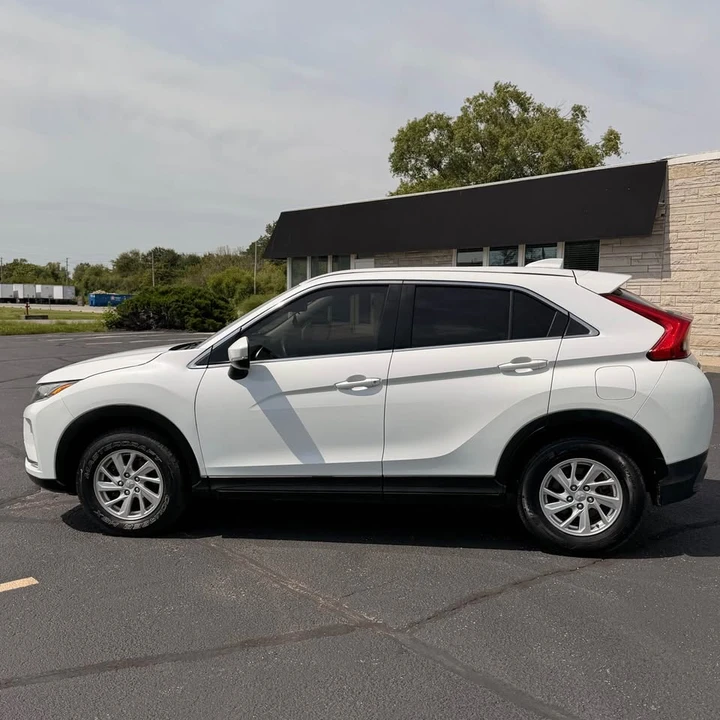 2019 Mitsubishi Eclipse Cross - Image 7 of 20