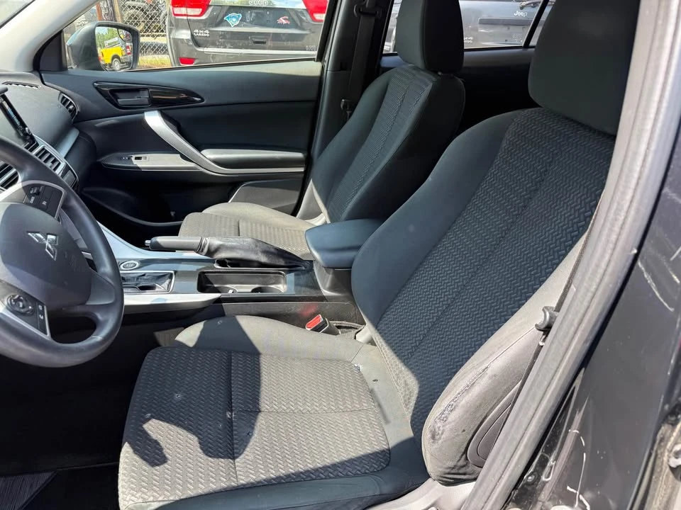 2019 Mitsubishi Eclipse Cross - Image 9 of 12