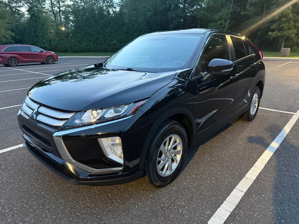2019 Mitsubishi Eclipse Cross - Image 2 of 20