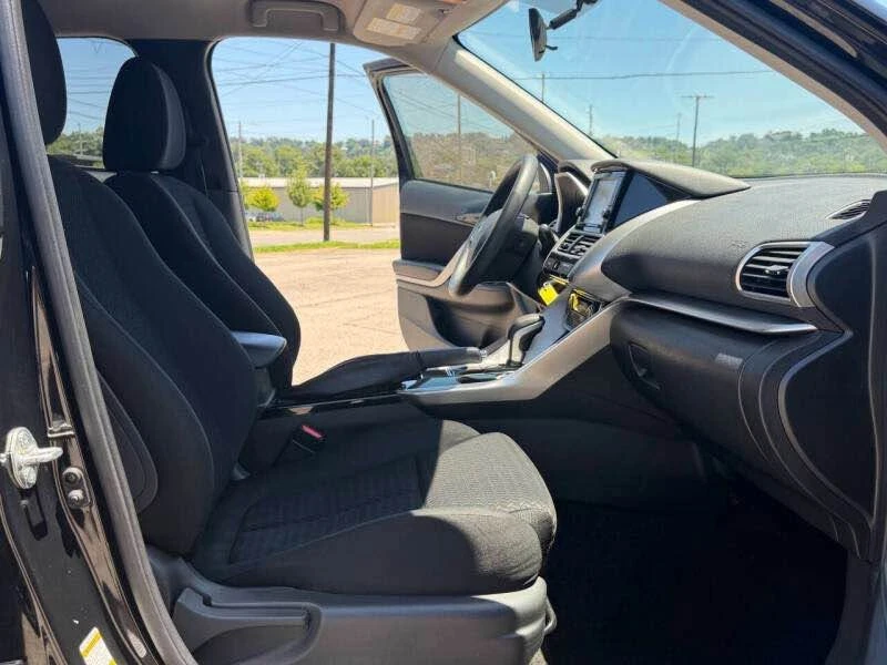 2019 Mitsubishi Eclipse Cross - Image 8 of 10