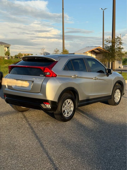 2019 Mitsubishi Eclipse Cross - Image 3 of 18
