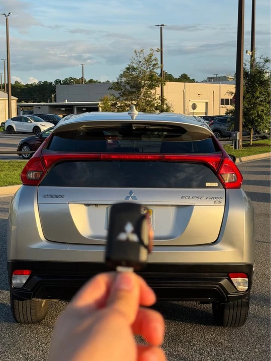 2019 Mitsubishi Eclipse Cross - Image 4 of 18