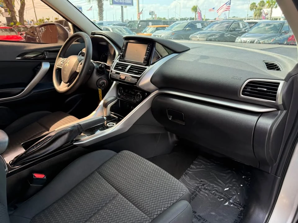 2019 Mitsubishi Eclipse Cross - Image 16 of 20