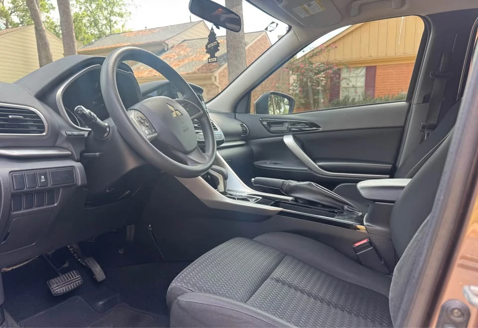 2019 Mitsubishi Eclipse Cross - Image 9 of 13