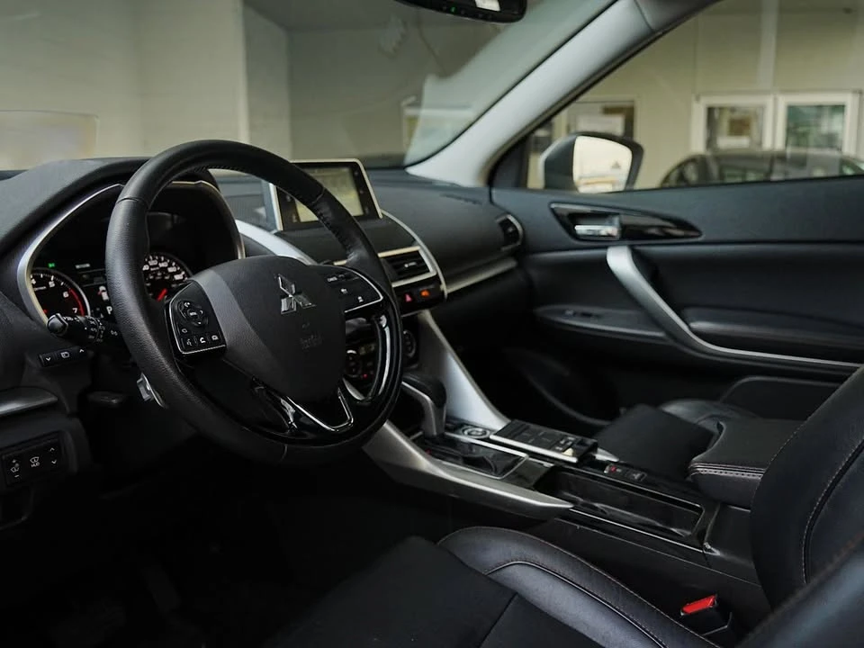 2019 Mitsubishi Eclipse Cross - Image 11 of 20