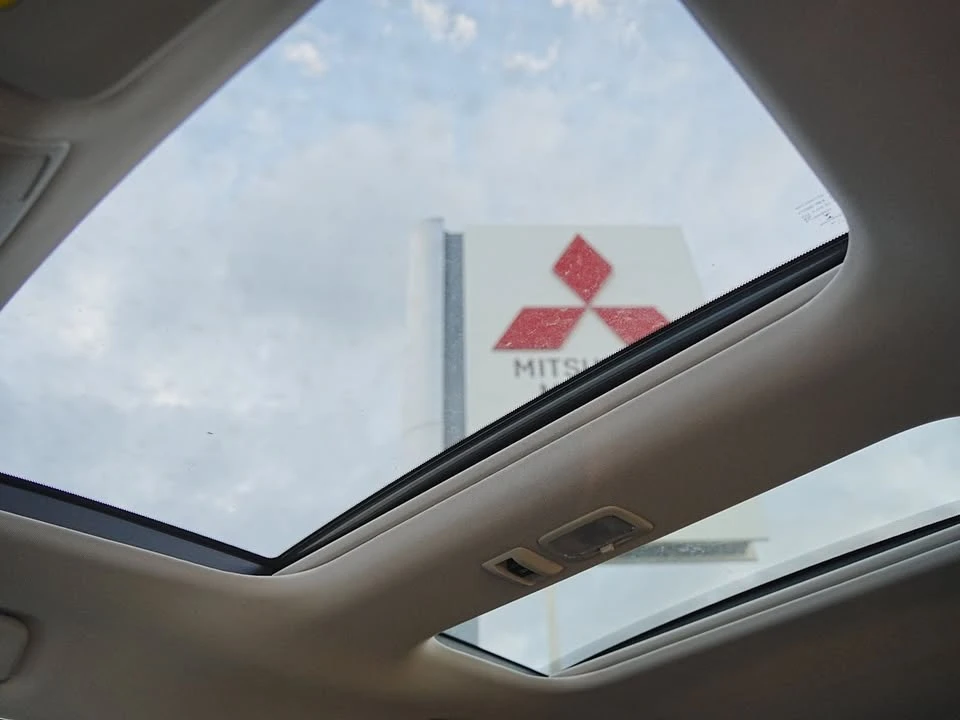 2019 Mitsubishi Eclipse Cross - Image 12 of 18