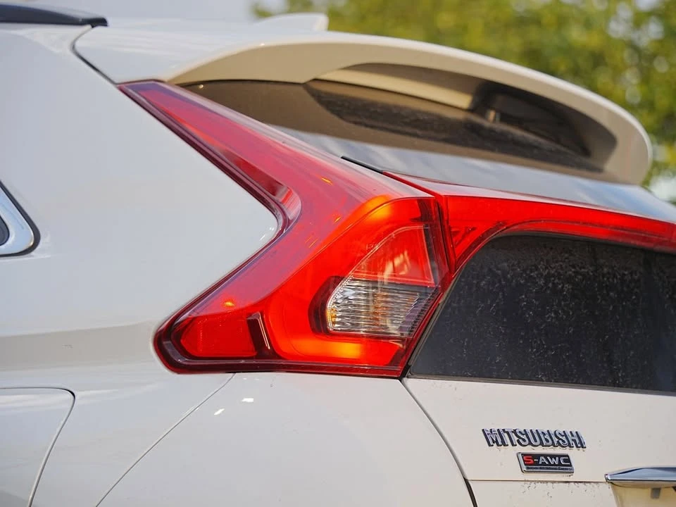 2019 Mitsubishi Eclipse Cross - Image 16 of 18