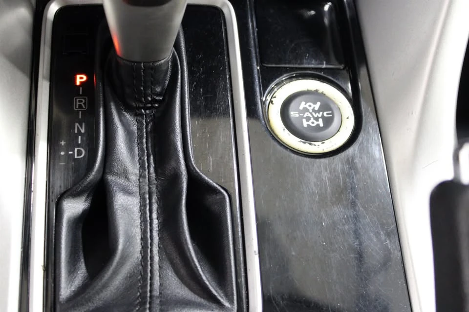 2019 Mitsubishi Eclipse Cross - Image 16 of 19