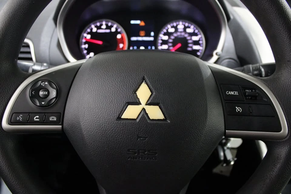 2019 Mitsubishi Eclipse Cross - Image 7 of 19
