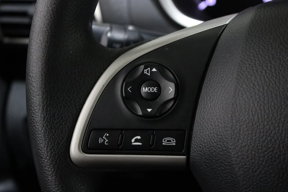 2019 Mitsubishi Eclipse Cross - Image 8 of 19