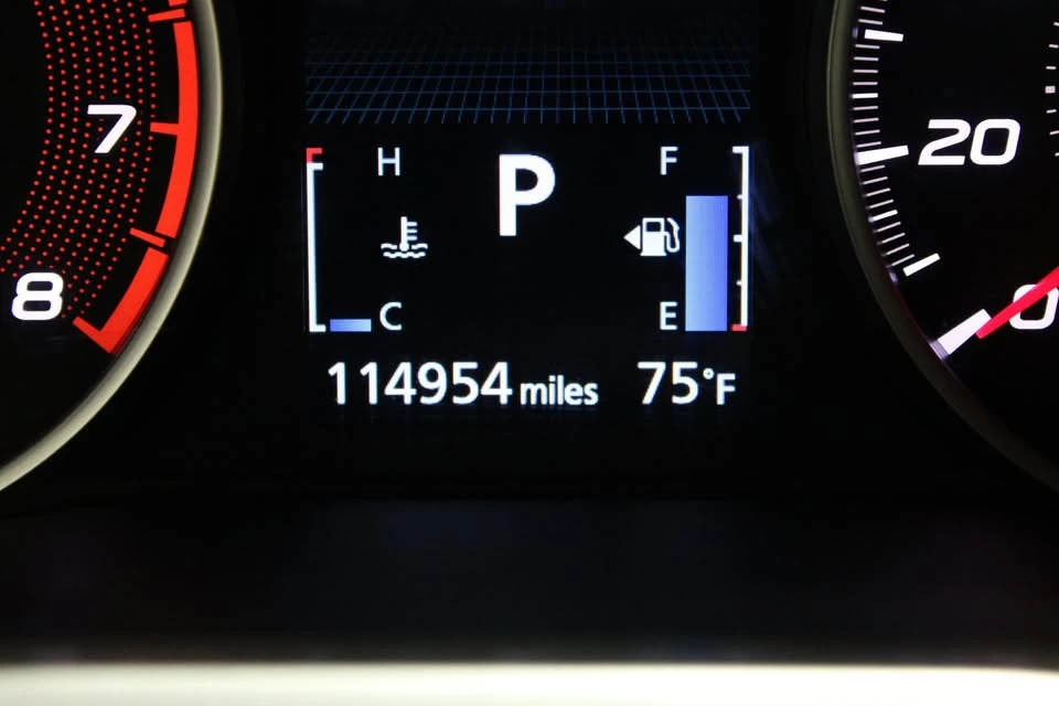 2019 Mitsubishi Eclipse Cross - Image 10 of 19
