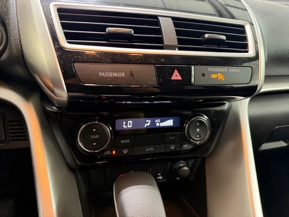 2019 Mitsubishi Eclipse Cross - Image 6 of 9